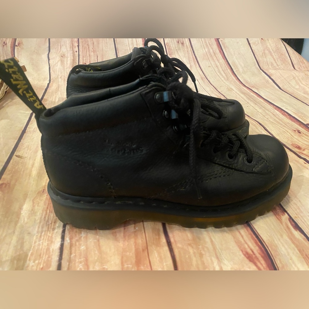 Dr. Doc MARTENS 10937 Y2K 90s Vintage Chunky Platform Boots